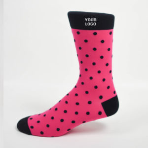 Exemple de chaussette personnalisée rose à pois noirs